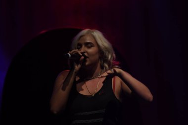 Noah Cyrus ilk turnesinde 23 Eylül 2018 'de Orlando Florida' daki Beacham 'da sahne alacak.