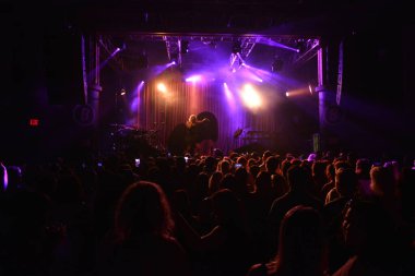 Noah Cyrus ilk turnesinde 23 Eylül 2018 'de Orlando Florida' daki Beacham 'da sahne alacak.