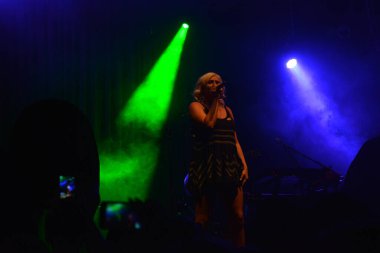 Noah Cyrus ilk turnesinde 23 Eylül 2018 'de Orlando Florida' daki Beacham 'da sahne alacak.