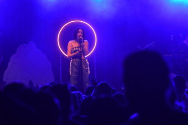 Noah Cyrus ilk turnesinde 23 Eylül 2018 'de Orlando Florida' daki Beacham 'da sahne alacak.