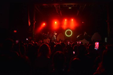 Noah Cyrus ilk turnesinde 23 Eylül 2018 'de Orlando Florida' daki Beacham 'da sahne alacak.