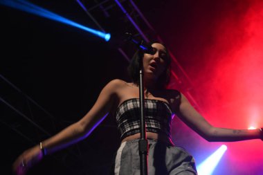 Noah Cyrus ilk turnesinde 23 Eylül 2018 'de Orlando Florida' daki Beacham 'da sahne alacak.