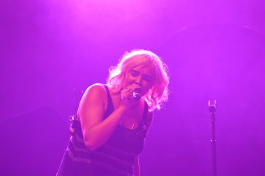 Noah Cyrus ilk turnesinde 23 Eylül 2018 'de Orlando Florida' daki Beacham 'da sahne alacak.