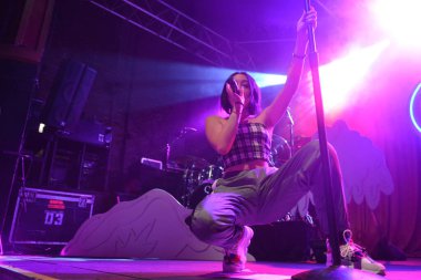 Noah Cyrus ilk turnesinde 23 Eylül 2018 'de Orlando Florida' daki Beacham 'da sahne alacak.