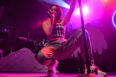 Noah Cyrus ilk turnesinde 23 Eylül 2018 'de Orlando Florida' daki Beacham 'da sahne alacak.