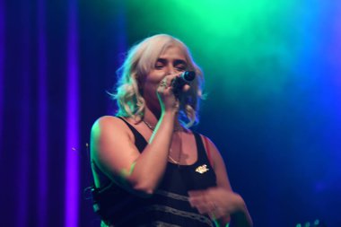 Noah Cyrus ilk turnesinde 23 Eylül 2018 'de Orlando Florida' daki Beacham 'da sahne alacak.