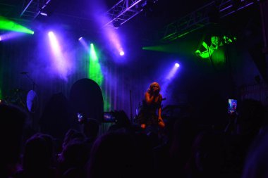 Noah Cyrus ilk turnesinde 23 Eylül 2018 'de Orlando Florida' daki Beacham 'da sahne alacak.