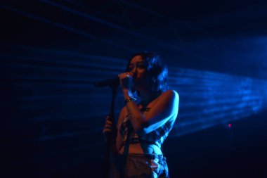 Noah Cyrus ilk turnesinde 23 Eylül 2018 'de Orlando Florida' daki Beacham 'da sahne alacak.