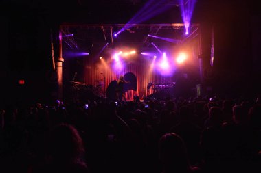 Noah Cyrus ilk turnesinde 23 Eylül 2018 'de Orlando Florida' daki Beacham 'da sahne alacak.