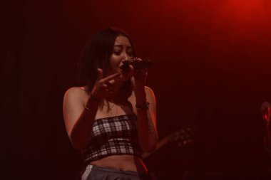 Noah Cyrus ilk turnesinde 23 Eylül 2018 'de Orlando Florida' daki Beacham 'da sahne alacak.