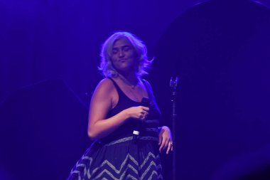 Noah Cyrus ilk turnesinde 23 Eylül 2018 'de Orlando Florida' daki Beacham 'da sahne alacak.