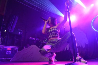 Noah Cyrus ilk turnesinde 23 Eylül 2018 'de Orlando Florida' daki Beacham 'da sahne alacak.