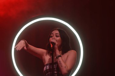 Noah Cyrus ilk turnesinde 23 Eylül 2018 'de Orlando Florida' daki Beacham 'da sahne alacak.