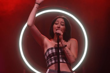 Noah Cyrus ilk turnesinde 23 Eylül 2018 'de Orlando Florida' daki Beacham 'da sahne alacak.