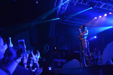 Noah Cyrus ilk turnesinde 23 Eylül 2018 'de Orlando Florida' daki Beacham 'da sahne alacak.