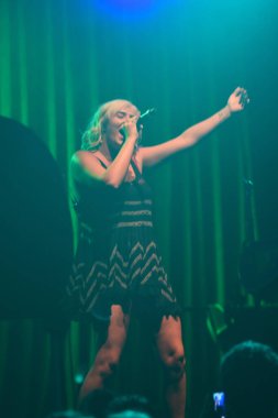 Noah Cyrus ilk turnesinde 23 Eylül 2018 'de Orlando Florida' daki Beacham 'da sahne alacak.