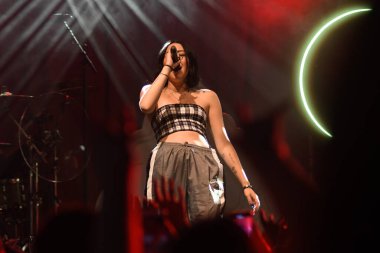 Noah Cyrus ilk turnesinde 23 Eylül 2018 'de Orlando Florida' daki Beacham 'da sahne alacak.