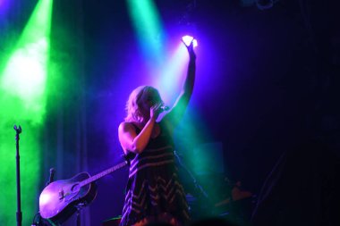 Noah Cyrus ilk turnesinde 23 Eylül 2018 'de Orlando Florida' daki Beacham 'da sahne alacak.