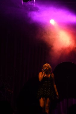 Noah Cyrus ilk turnesinde 23 Eylül 2018 'de Orlando Florida' daki Beacham 'da sahne alacak.