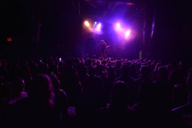 Noah Cyrus ilk turnesinde 23 Eylül 2018 'de Orlando Florida' daki Beacham 'da sahne alacak.