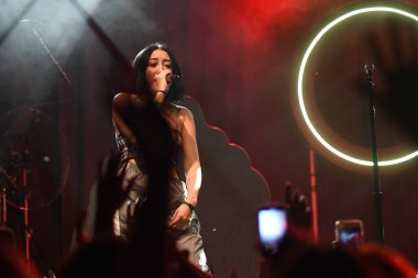 Noah Cyrus ilk turnesinde 23 Eylül 2018 'de Orlando Florida' daki Beacham 'da sahne alacak.