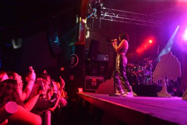 Noah Cyrus ilk turnesinde 23 Eylül 2018 'de Orlando Florida' daki Beacham 'da sahne alacak.