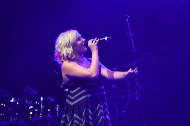 Noah Cyrus ilk turnesinde 23 Eylül 2018 'de Orlando Florida' daki Beacham 'da sahne alacak.