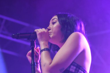 Noah Cyrus ilk turnesinde 23 Eylül 2018 'de Orlando Florida' daki Beacham 'da sahne alacak.