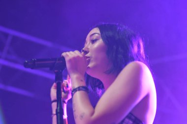 Noah Cyrus ilk turnesinde 23 Eylül 2018 'de Orlando Florida' daki Beacham 'da sahne alacak.
