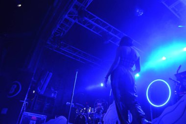 Noah Cyrus ilk turnesinde 23 Eylül 2018 'de Orlando Florida' daki Beacham 'da sahne alacak.