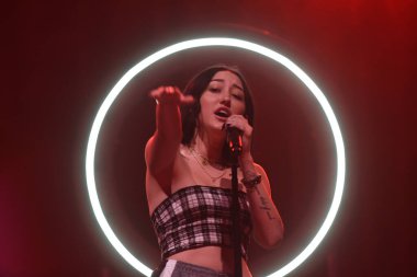 Noah Cyrus ilk turnesinde 23 Eylül 2018 'de Orlando Florida' daki Beacham 'da sahne alacak.