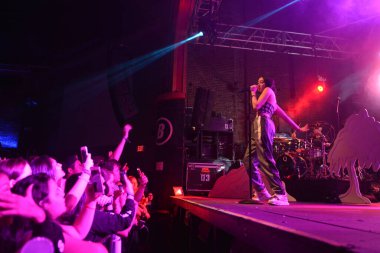 Noah Cyrus ilk turnesinde 23 Eylül 2018 'de Orlando Florida' daki Beacham 'da sahne alacak.