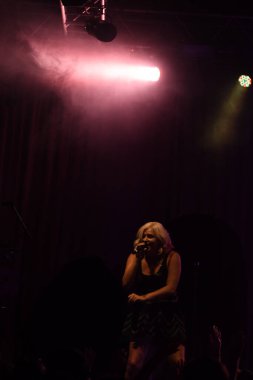 Noah Cyrus ilk turnesinde 23 Eylül 2018 'de Orlando Florida' daki Beacham 'da sahne alacak.