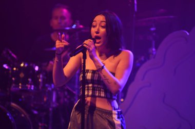 Noah Cyrus ilk turnesinde 23 Eylül 2018 'de Orlando Florida' daki Beacham 'da sahne alacak.