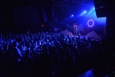 Noah Cyrus ilk turnesinde 23 Eylül 2018 'de Orlando Florida' daki Beacham 'da sahne alacak.