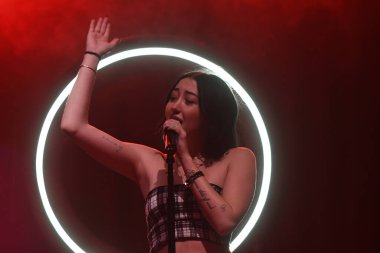 Noah Cyrus ilk turnesinde 23 Eylül 2018 'de Orlando Florida' daki Beacham 'da sahne alacak.