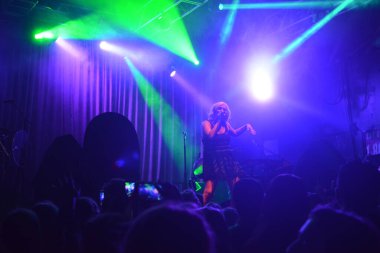 Noah Cyrus ilk turnesinde 23 Eylül 2018 'de Orlando Florida' daki Beacham 'da sahne alacak.