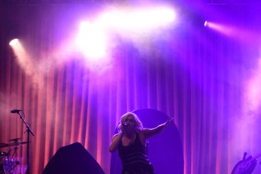 Noah Cyrus ilk turnesinde 23 Eylül 2018 'de Orlando Florida' daki Beacham 'da sahne alacak.