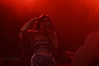 Noah Cyrus ilk turnesinde 23 Eylül 2018 'de Orlando Florida' daki Beacham 'da sahne alacak.