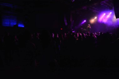 Noah Cyrus ilk turnesinde 23 Eylül 2018 'de Orlando Florida' daki Beacham 'da sahne alacak.