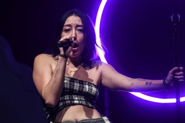 Noah Cyrus ilk turnesinde 23 Eylül 2018 'de Orlando Florida' daki Beacham 'da sahne alacak.