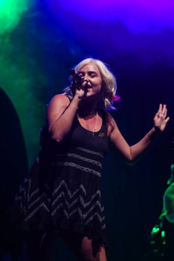 Maty Noyes, Noah Cyrus için 23 Eylül 2018 'de Orlando Florida' daki Beacham 'da açılış yapıyor.