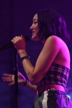 Noah Cyrus ilk turnesinde 23 Eylül 2018 'de Orlando Florida' daki Beacham 'da sahne alacak.