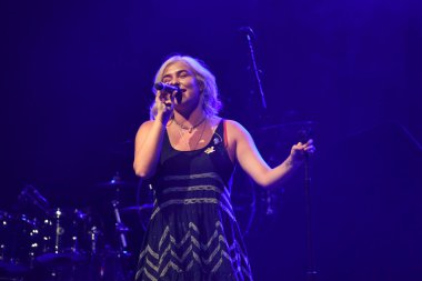 Noah Cyrus ilk turnesinde 23 Eylül 2018 'de Orlando Florida' daki Beacham 'da sahne alacak.