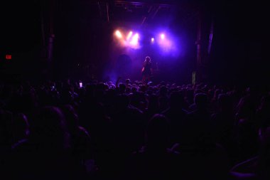 Noah Cyrus ilk turnesinde 23 Eylül 2018 'de Orlando Florida' daki Beacham 'da sahne alacak.