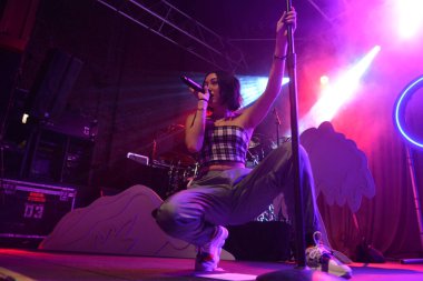 Noah Cyrus ilk turnesinde 23 Eylül 2018 'de Orlando Florida' daki Beacham 'da sahne alacak.