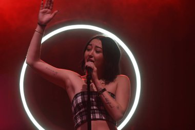 Noah Cyrus ilk turnesinde 23 Eylül 2018 'de Orlando Florida' daki Beacham 'da sahne alacak.