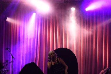 Noah Cyrus ilk turnesinde 23 Eylül 2018 'de Orlando Florida' daki Beacham 'da sahne alacak.