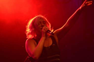 Noah Cyrus ilk turnesinde 23 Eylül 2018 'de Orlando Florida' daki Beacham 'da sahne alacak.