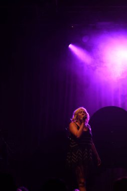 Noah Cyrus ilk turnesinde 23 Eylül 2018 'de Orlando Florida' daki Beacham 'da sahne alacak.